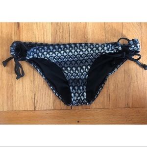 NWOT Old Navy crochet bikini bottom